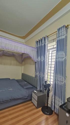 Phòng giường lớn có cửa sổ, cách chợ 500m (Phong giuong lon co cua so, cach cho 500m) in Bac Ha (Lao Cai)
