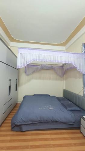 Phòng giường lớn có cửa sổ, cách chợ 500m (Phong giuong lon co cua so, cach cho 500m) in Bac Ha (Lao Cai)