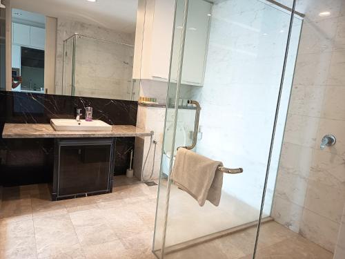 Platinum suite kuala lumpur by AMAN - image 2