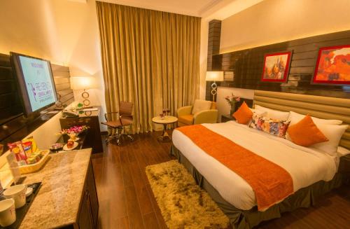 room detail thumbnail 1