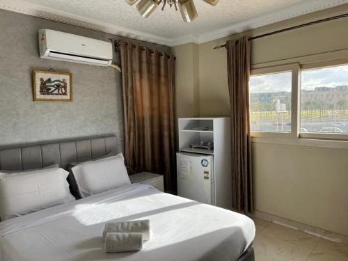 Desert Moon View Hotel - image 5