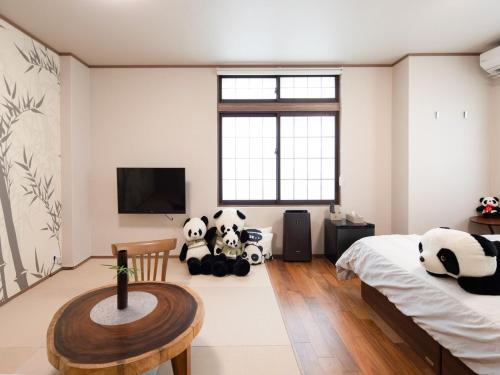 room detail thumbnail 1