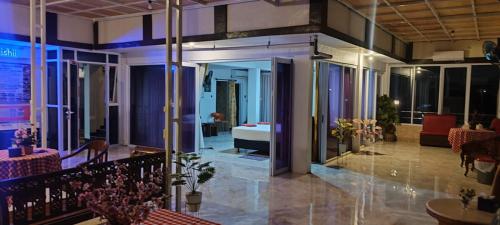 DAGO HOTEL SALON FORA in Sekeloa