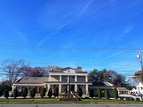Travelers Lodge