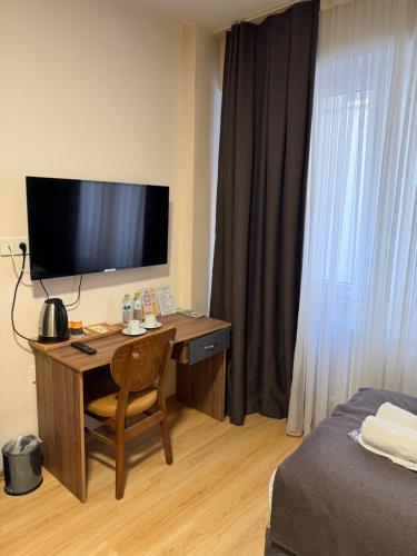 room detail thumbnail 1