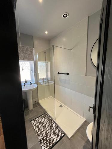 Hucknall cosy quiet bungalow sleeps 5 in Hucknall