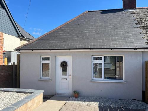 Hucknall cosy quiet bungalow sleeps 5 in Hucknall