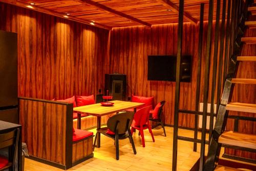 Chalet urbain-150m2 jardin privatif-15mn de Paris in Льо Бурже