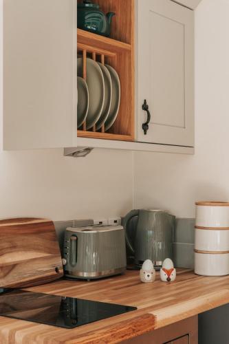 Shepherds Hut in Boltons
