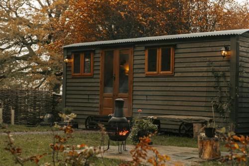 Shepherds Hut in Boltons