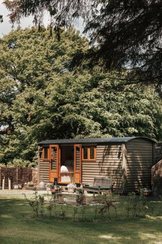 Shepherds Hut in Boltons