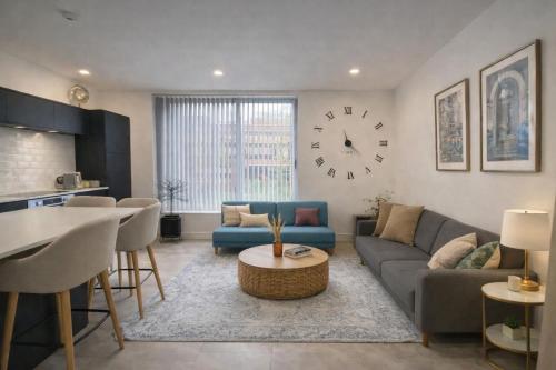 3 bedroom duplex flat Cardiff close to UHW & city centre – khách sạn tại Gabalfa
