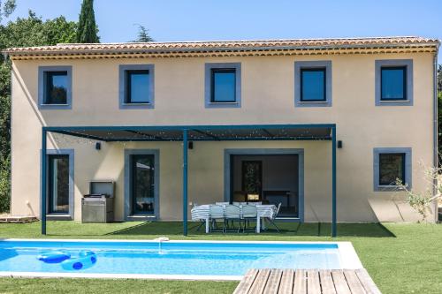 Maison en Provence avec piscine gîte à louer Les Figons