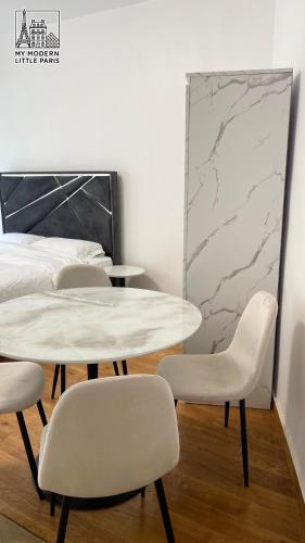 MyModernLittleParis - Haussmann Renovated Apartments with Private Balconies and Elevator - PARIS Riv in Paris