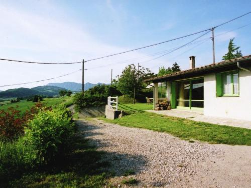 Stunning Holiday Home in Bourdeaux with Hill View gîte à louer Rochefourchat