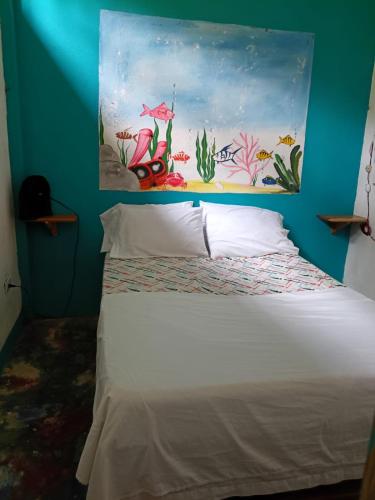 1 queen bed, 1 twin bed