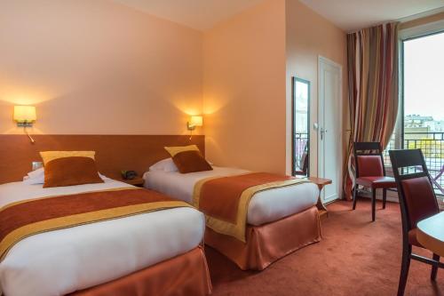 Virgina Located in 14th - Tour Montparnasse, Hotel Virgina is a perfect starting point from which to explore Paris. The property offers guests a range of services and amenities designed to provide comfort and