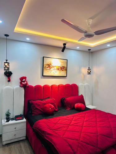 Red&Blue eleven heights 3 — other in bahriya phase8 eleven hights3 701 floor 7, Dargai Pakistan, 46000