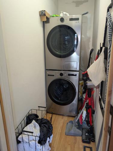Spacious King Pull Out Suite Beamsville in Lincoln (ON)