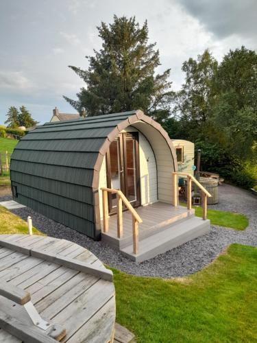Siabod Huts in Capel Garmon
