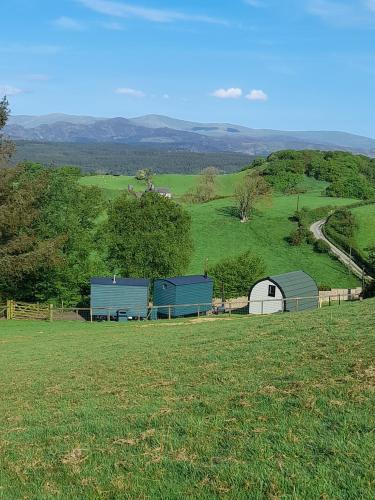 Skats, Siabod Huts in Capel Garmon