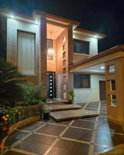 Spacious Luxury State in Samborondon