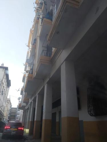 Appartcirta in Κωνσταντίνη