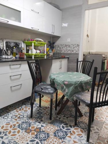 Appartcirta in Κωνσταντίνη