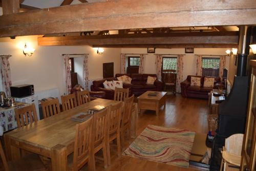 Shared lounge/TV area, Bed & Breakfast at Newton House Farm in Littlebeck