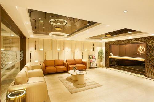 ล็อบบี้, Liza Royale Hotel Near Chennai Central Railway Station in เจนไน