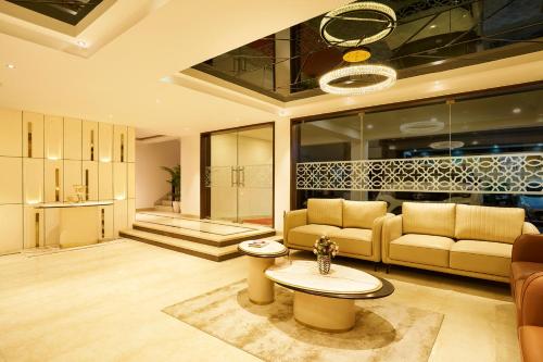 Liza Royale Hotel Near Chennai Central Railway Station photo 3