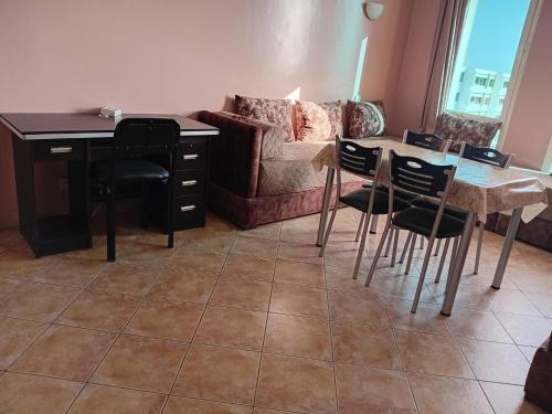 HOTEL AZOuR in Talborjt