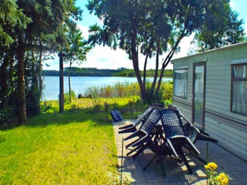 Balkons/terase, Mobile Home im Ferienpark mit Seezugang in Dabel