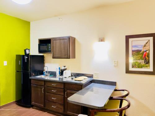 virtuve, Black Gold Suites Tioga in Tioga (ND)