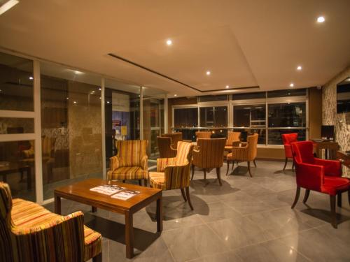 Ortak salon/TV alanı, Cloud Hotel and Suites in Nairobi