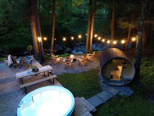 Le 88 Howard - Spa Sauna River & Cute Bridge in Mansonville (QC)