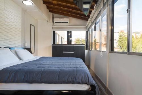 Studios Exito – Medellin, VT