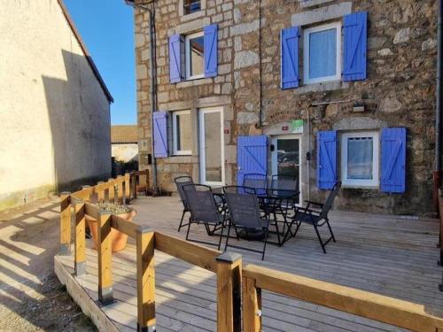Gîte paisible au cœur de la montagne bourbonnaise, animaux acceptés - FR-1-489-553 (Gite paisible au cœur de la montagne bourbonnaise, animaux acceptes - FR-1-489-553) in Saint Nicolas Des Biefs