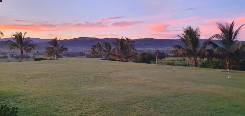 The Golfing Shepherd in バ