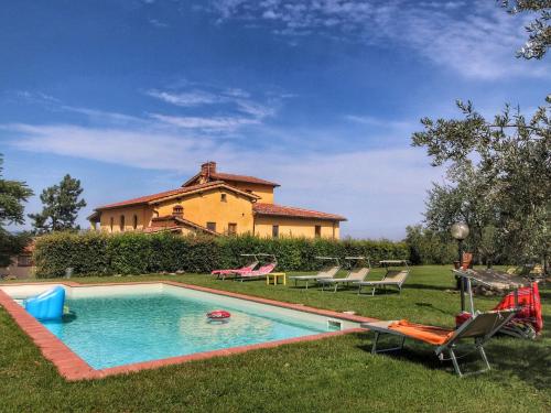  Charming Holiday Home in Tuscany with Pool in Pian di Scò