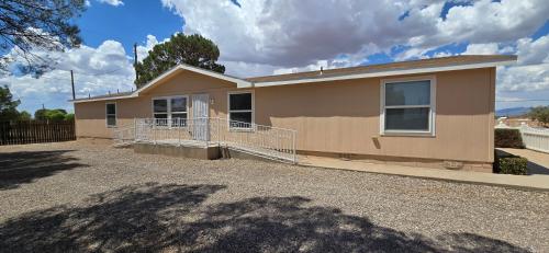 . Spacious 4BR Home Near WSMR with King Suites
