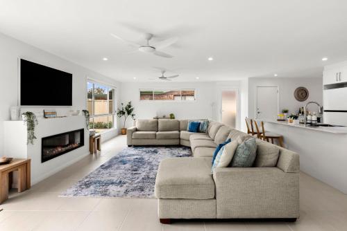 Callala Living - Pet Friendly - 5 Min Walk to Beach – khách sạn tại Callala Beach