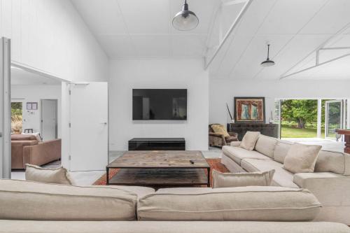 Grovebrook Cottage, Broughton in Broughton Vale