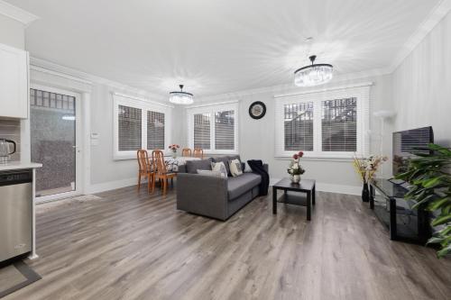 Modern Seaside Sanctuary 1 BR Executive Suite near White Rock Beach in White Rock