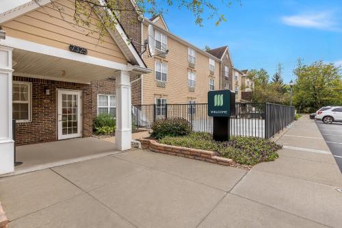 MainStay Suites Middleburg Heights Cleveland Airport in Middleburg Heights, USA