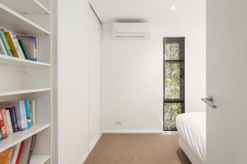 3-Bedroom Home in the Heart of Darlinghurst - image 14