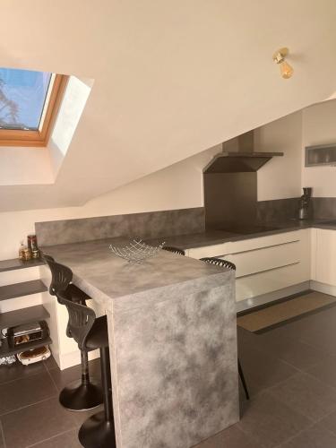 Modern Apartment in Annemasse 15 mins to Geneva with private free parking in Vetraz-Monthoux (Rhone-Alpes)
