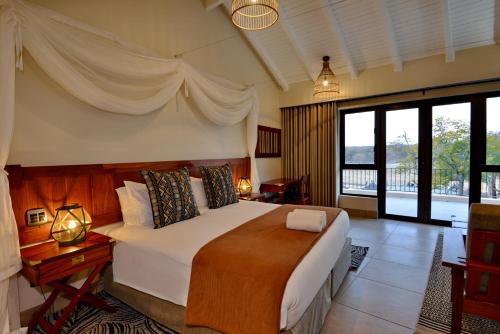Hwange Safari Lodge in Hwange