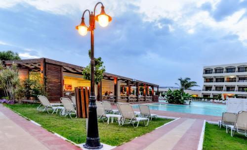 Smartline Cosmopolitan Hotel - image 16