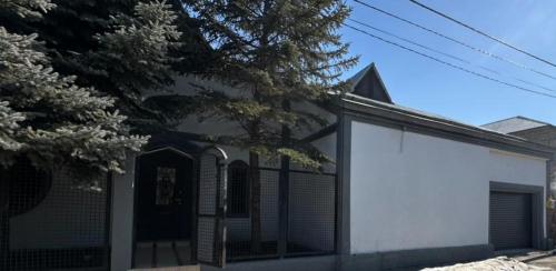 Vista exterior, Modern Villa with Private Pool in Ptghni